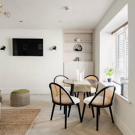 Stunning Clifton Garden Retreat Apartament *