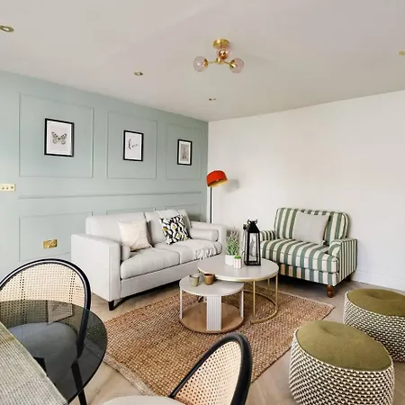 Stunning Clifton Garden Retreat *