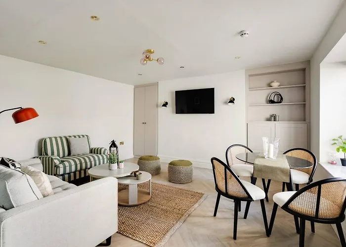 Stunning Clifton Garden Retreat Apartament